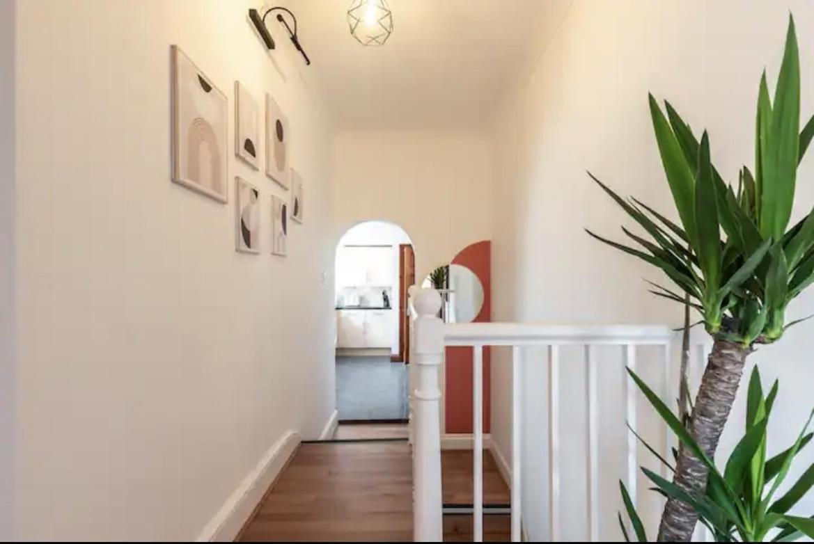 Metropolitan - 2 Bed, Private Parking Apartment, Great Commercial Home From Home Stay! เซาธ์แธมป์ตัน ภายนอก รูปภาพ